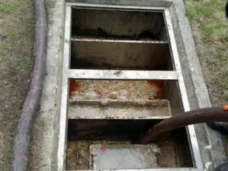 高场办事处隔油池清理
