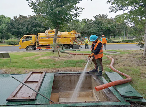 高场办事处化油池清理